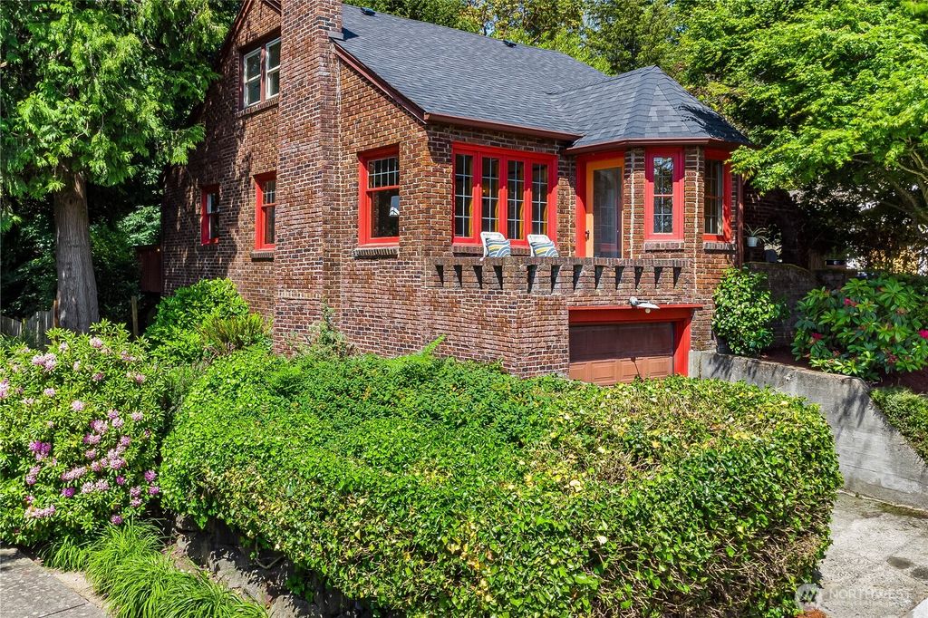 Photo of 5330 SW Lander Street, Seattle, WA 98116 (MLS # 2387712)