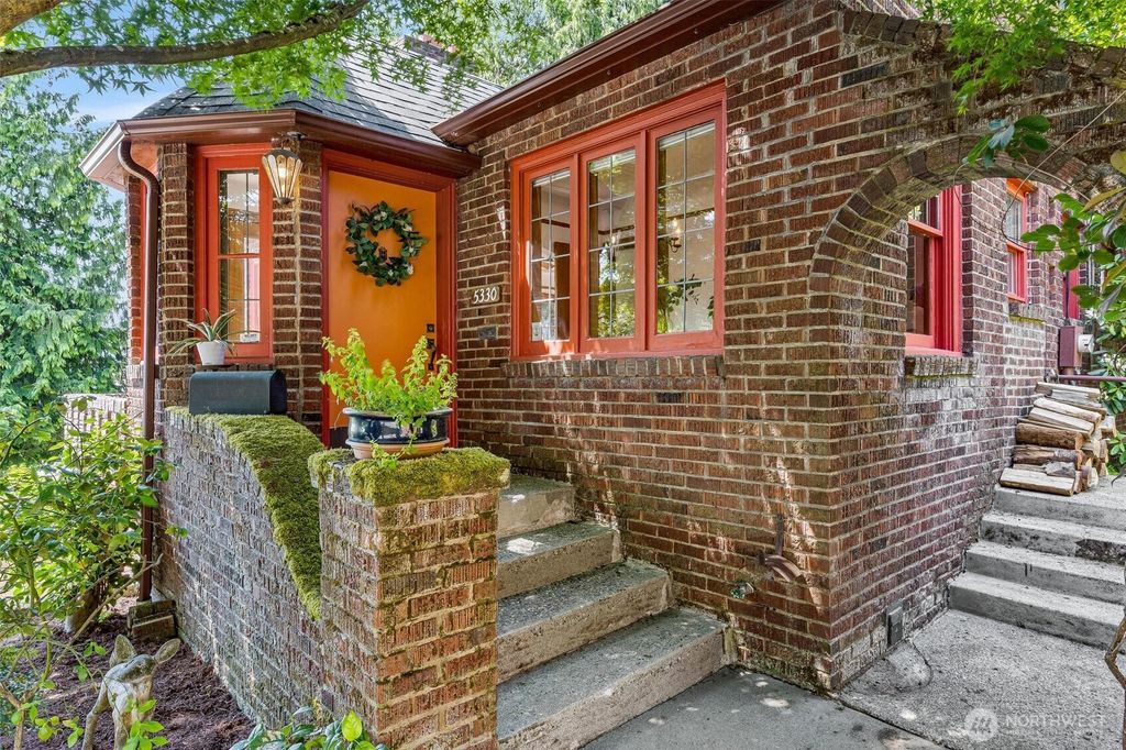 Photo of 5330 SW Lander Street, Seattle, WA 98116 (MLS # 2387712)