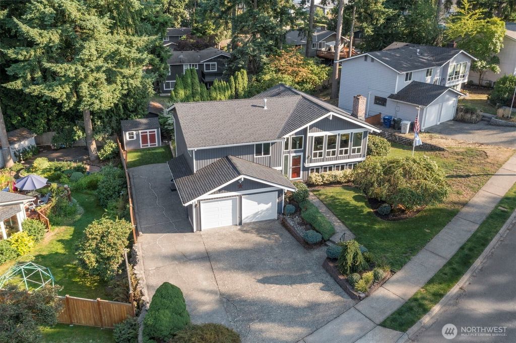 Photo of 114 Vashon Avenue SE, Renton, WA 98059 (MLS # 2427088)
