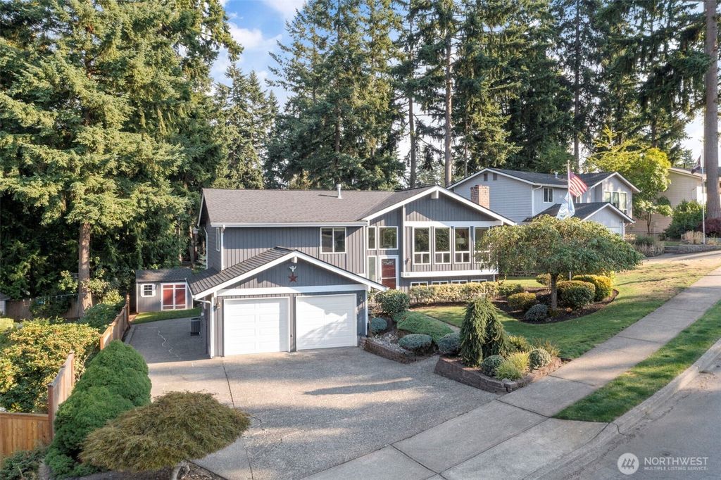 Photo of 114 Vashon Avenue SE, Renton, WA 98059 (MLS # 2427088)