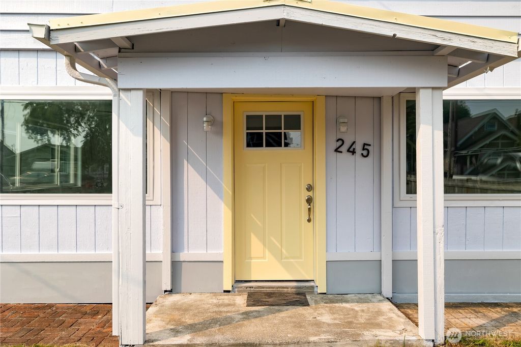 Photo of 245 Eklund Avenue, Hoquiam, WA 98550 (MLS # 2458052)