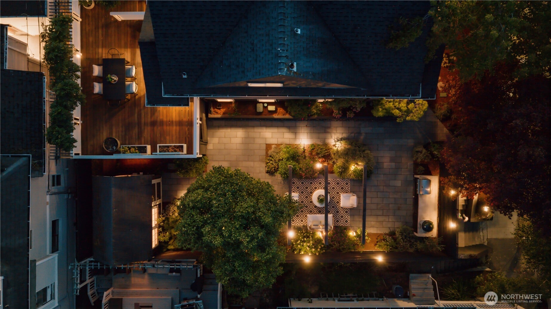 1009 W Crockett Street