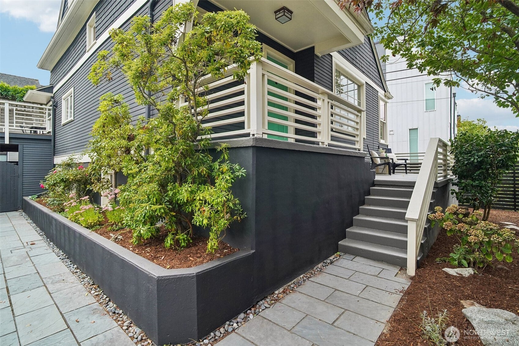 1009 W Crockett Street