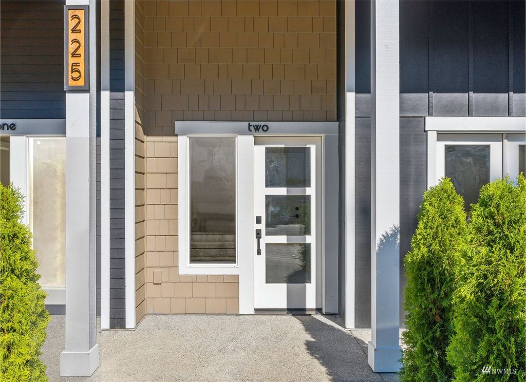 Photo of 225 Cedar Avenue #2, Snohomish, WA 98290 (MLS # 1991650)