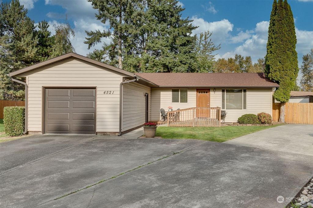 Photo of 4521 132nd Place NE, Marysville, WA 98271 (MLS # 2172404)