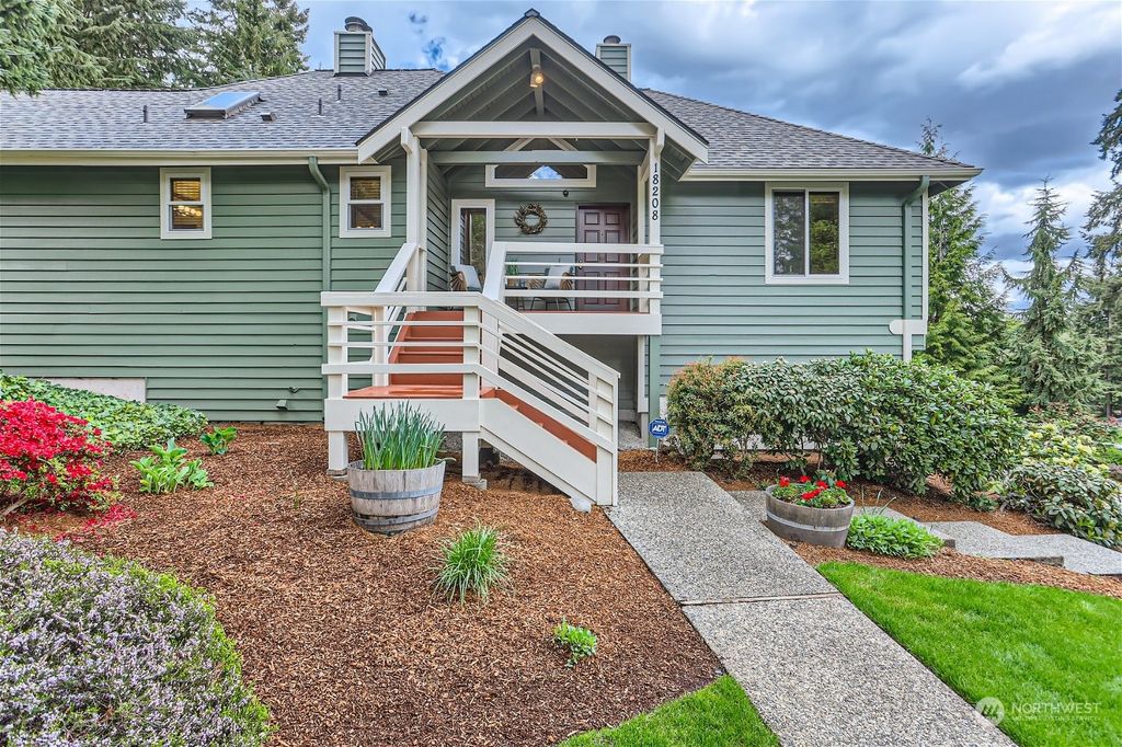 Photo of 18208 NE 102 Court, Redmond, WA 98052 (MLS # 2231269)