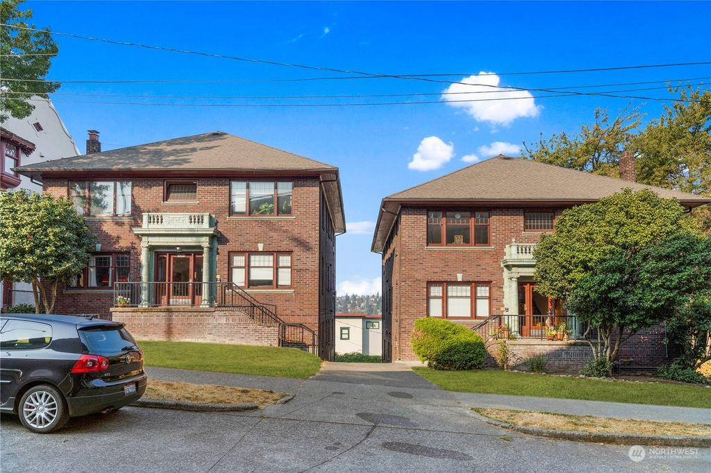 Photo of 2919 Franklin Avenue E, Seattle, WA 98102 (MLS # 2011030)