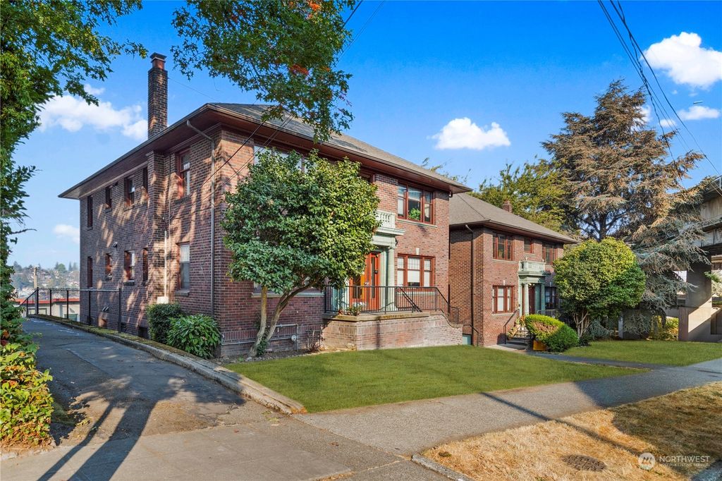 Photo of 2919 Franklin Avenue E, Seattle, WA 98102 (MLS # 2011030)