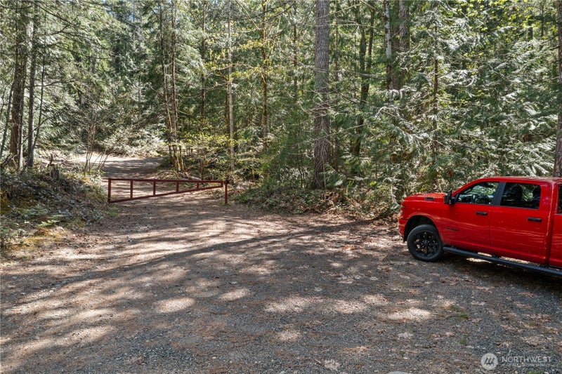 0 N White Tail Trail