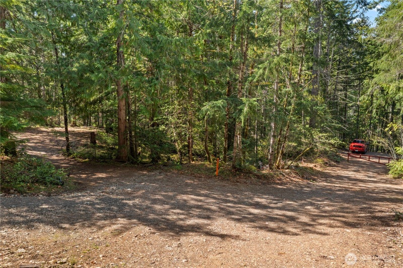 0 N White Tail Trail