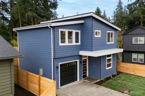 Photo of 513 NE 123rd Street, Seattle, WA 98125 (MLS # 2493064)