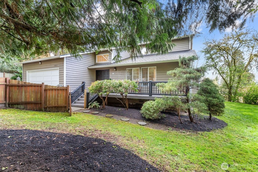 Photo of 15839 84th Avenue NE, Kenmore, WA 98028 (MLS # 2357250)
