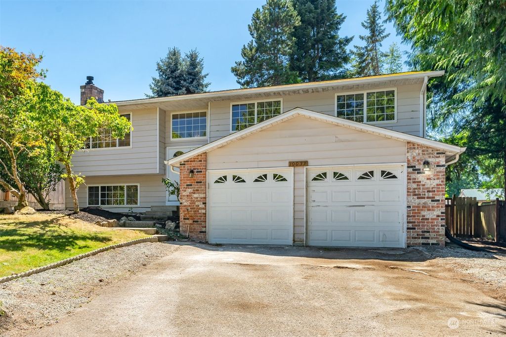 Photo of 10033 NE 204th Street, Bothell, WA 98011 (MLS # 2144345)