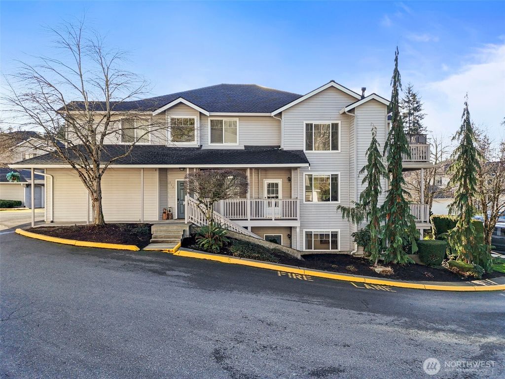 Photo of 4710 Mill Pond Dr Dr SE #304, Auburn, WA 98092 (MLS # 2476324)