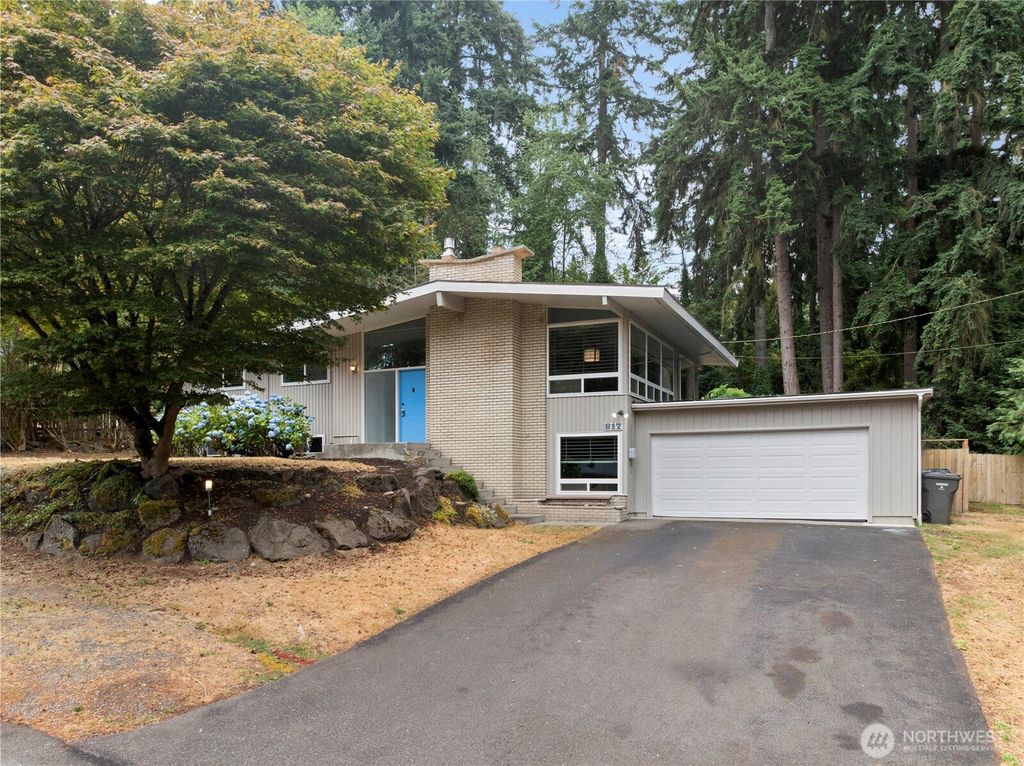 Photo of 817 S 297th Place, Federal Way, WA 98003 (MLS # 2411859)