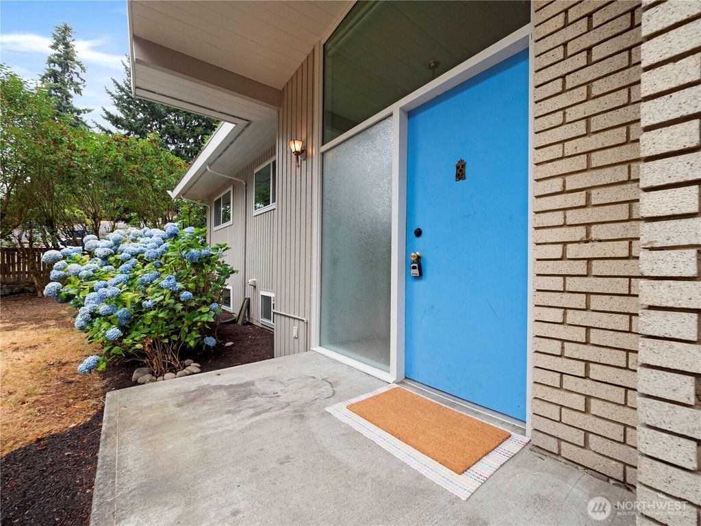 Photo of 817 S 297th Place, Federal Way, WA 98003 (MLS # 2411859)
