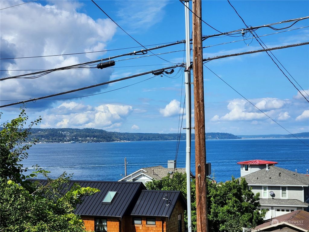 Photo of 515 5th Street, Mukilteo, WA 98275 (MLS # 2294615)