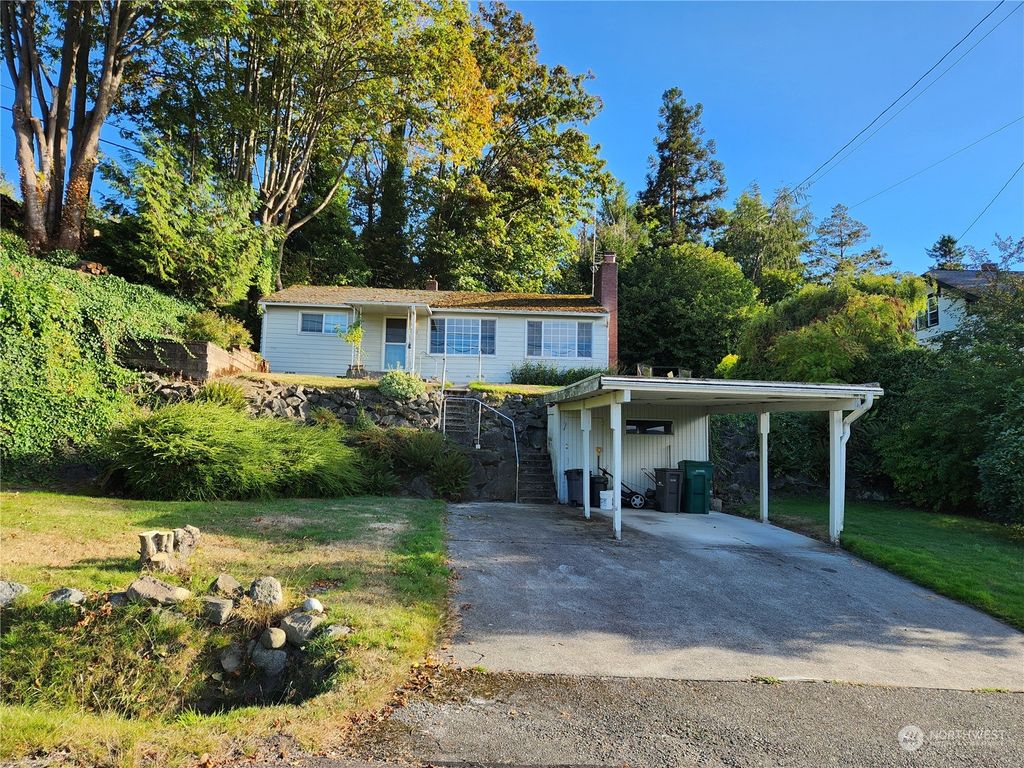 Photo of 515 5th Street, Mukilteo, WA 98275 (MLS # 2294615)