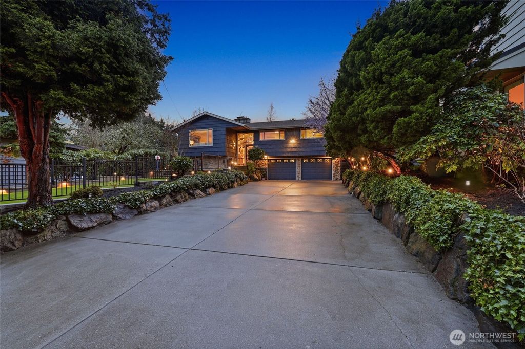 Photo of 3601 NE 100TH Street, Seattle, WA 98125 (MLS # 2506074)