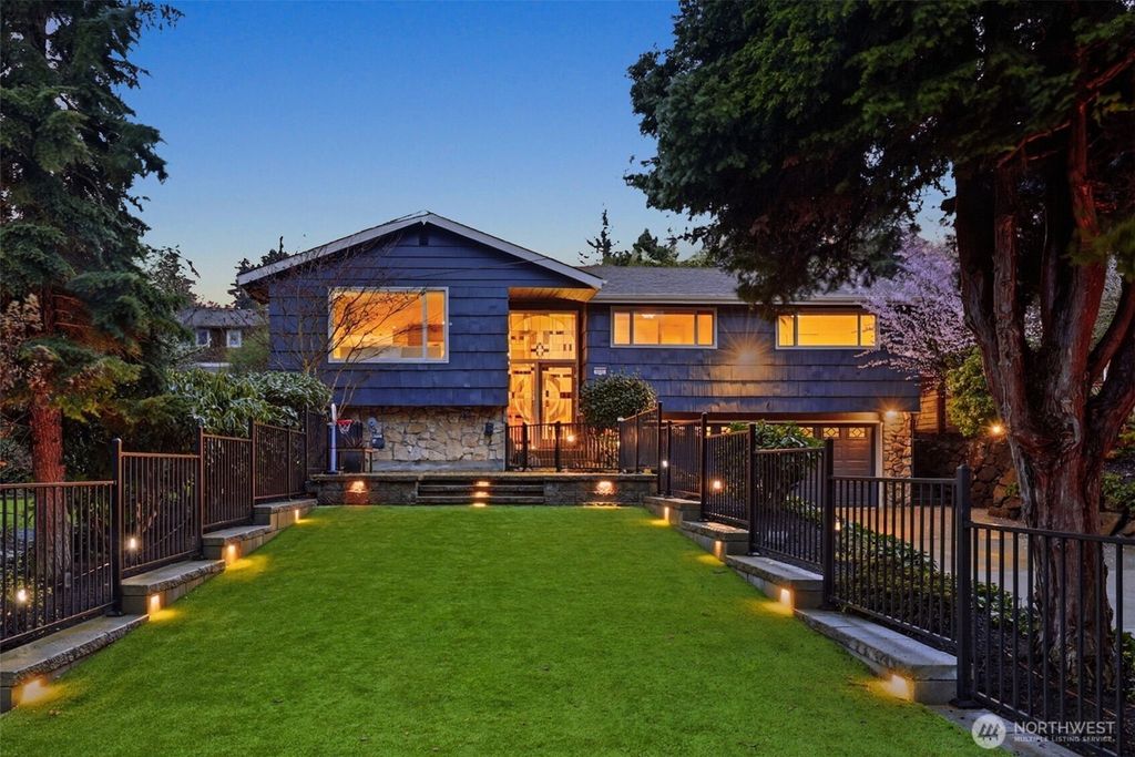 Photo of 3601 NE 100TH Street, Seattle, WA 98125 (MLS # 2506074)