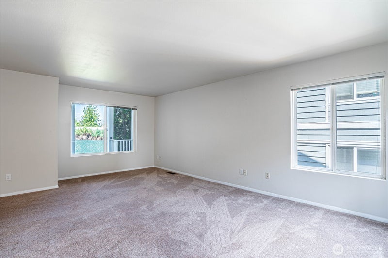 433 W Webster Avenue
