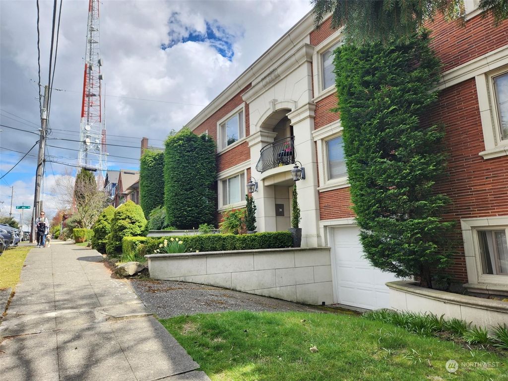 Photo of 33 Galer Street, Seattle, WA 98109 (MLS # 2073562)
