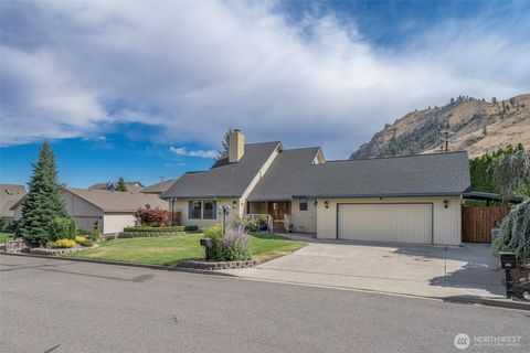Photo of 1513 Apollo Place, Wenatchee, WA 98801 (MLS # 2413855)