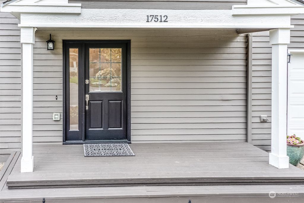 Photo of 17512 NE 137th Street, Redmond, WA 98052 (MLS # 2058832)