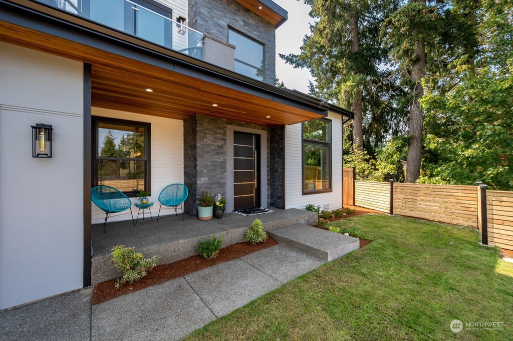 Photo of 2519 Aberdeen Avenue NE, Renton, WA 98056 (MLS # 1995255)