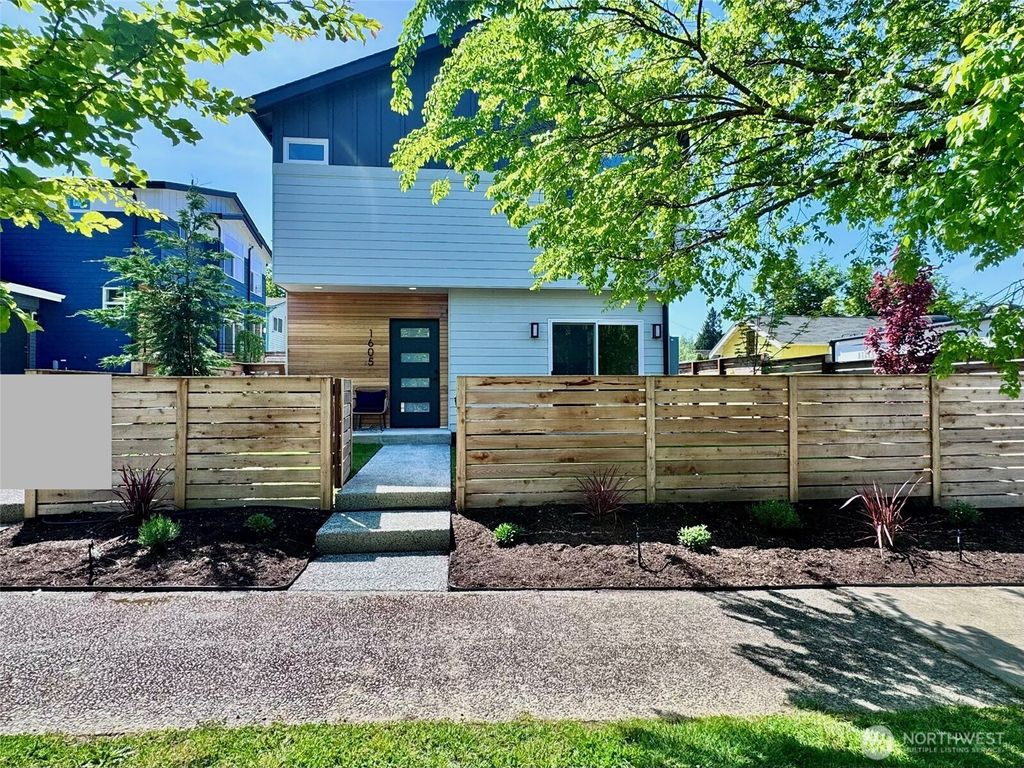 Photo of 1605 SW Kenyon Street, Seattle, WA 98106 (MLS # 2511363)
