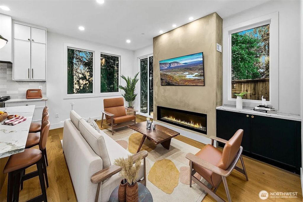 Photo of 7317 128th Avenue NE, Kirkland, WA 98033 (MLS # 2465683)