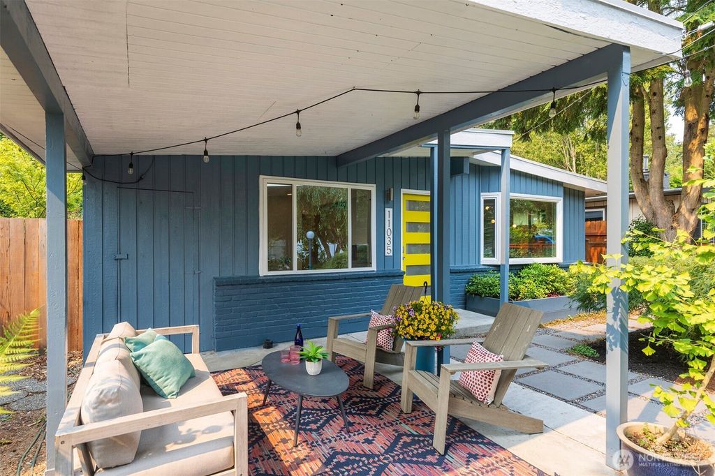 Photo of 11035 31st Avenue NE, Seattle, WA 98125 (MLS # 2428850)