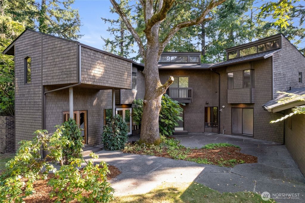 Photo of 12809 3rd Avenue Ct E, Tacoma, WA 98445 (MLS # 2478593)