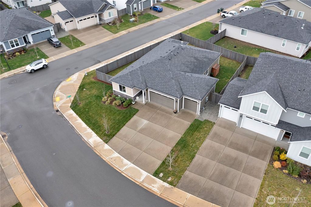 Photo of 17628 127th Avenue E, Puyallup, WA 98374 (MLS # 2461712)