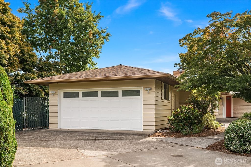 Photo of 10034 41st Avenue NE, Seattle, WA 98125 (MLS # 2442459)