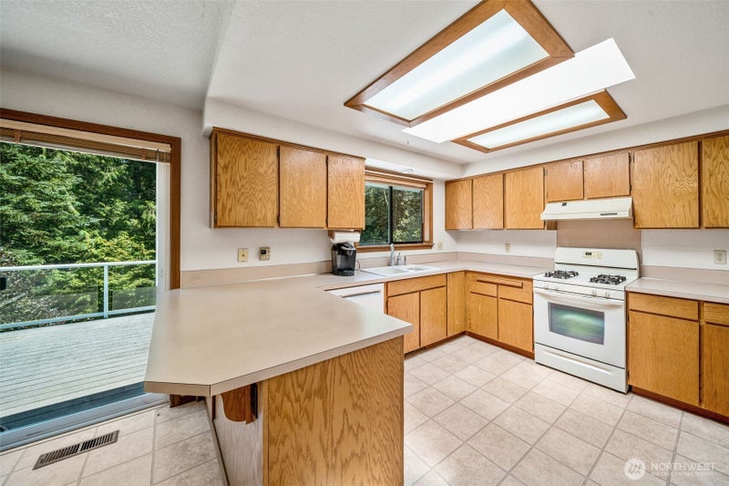 7718 Fairview Road SW