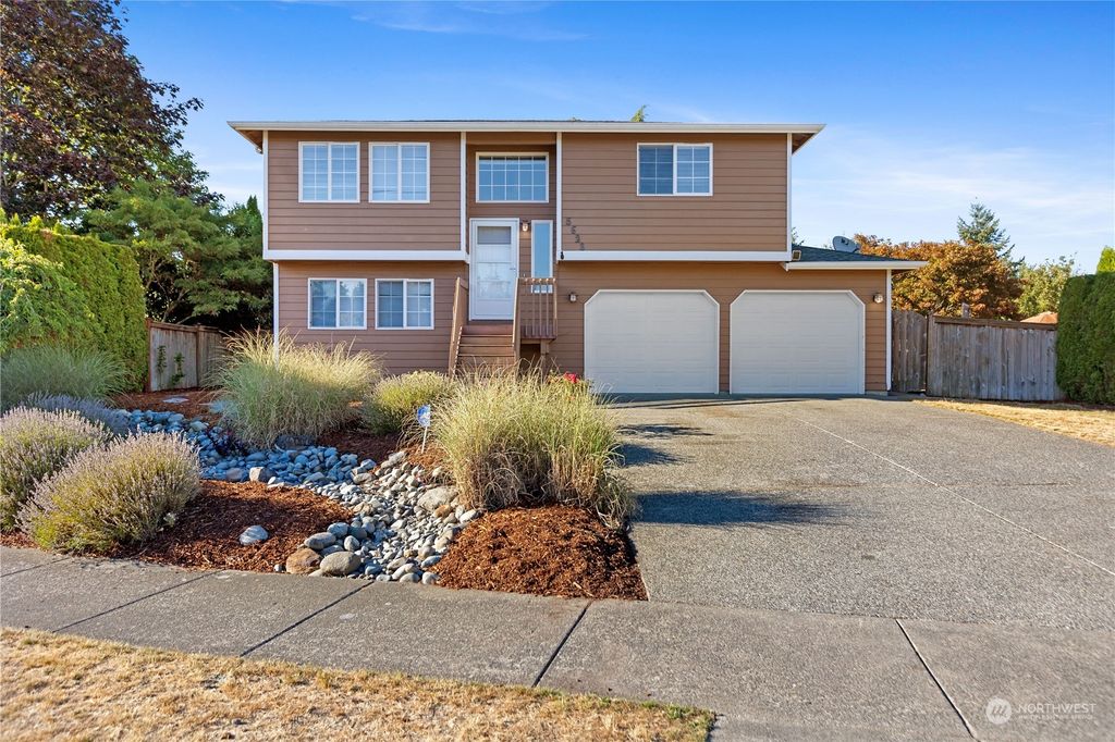 Photo of 5623 139th Place NE, Marysville, WA 98271 (MLS # 2149049)