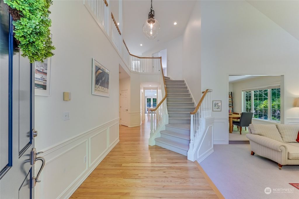 Photo of 27165 SE 25th Street, Sammamish, WA 98075 (MLS # 2069538)