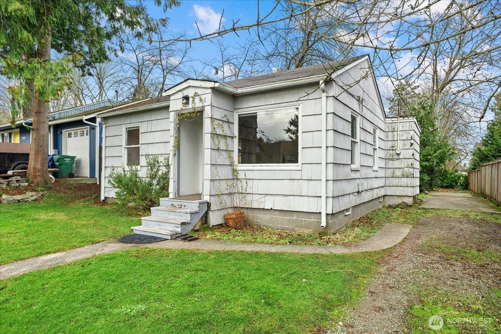 Photo of 918 NW 87th Street, Seattle, WA 98117 (MLS # 2480685)