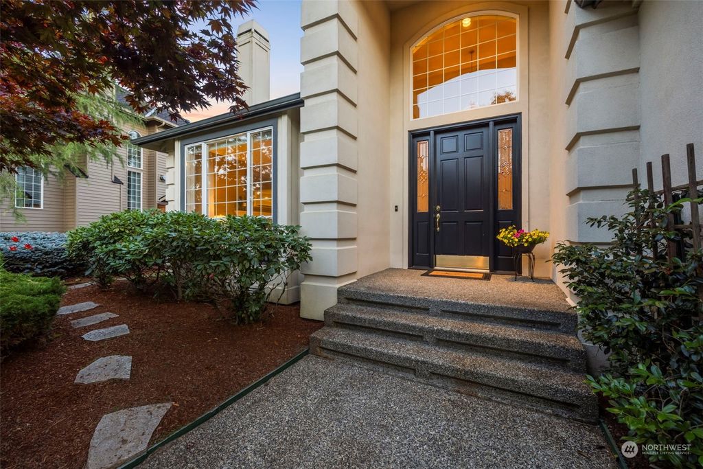 Photo of 26623 SE 18th Street, Sammamish, WA 98075 (MLS # 2265036)