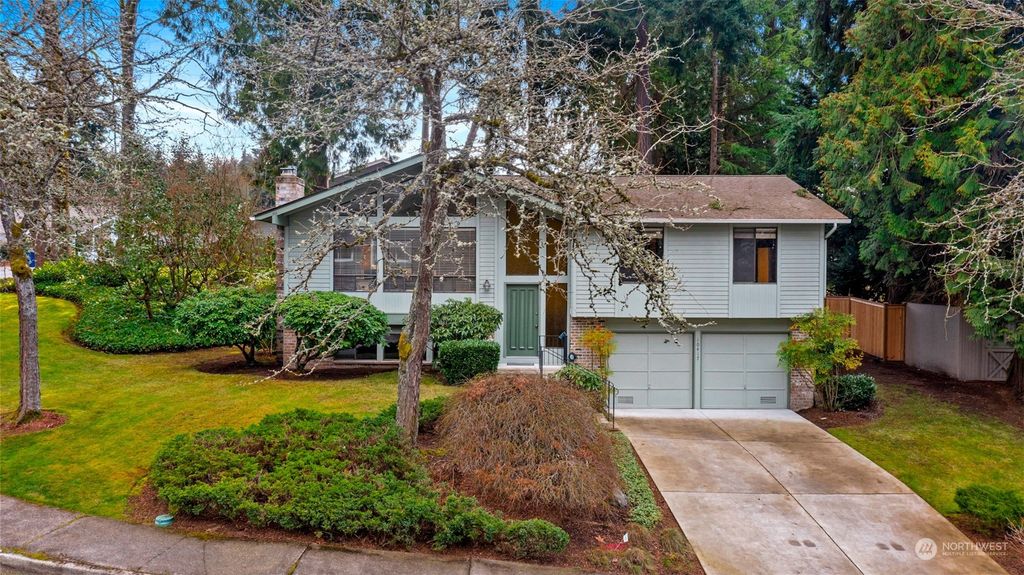 Photo of 10417 NE 123rd Street, Kirkland, WA 98034 (MLS # 2038917)