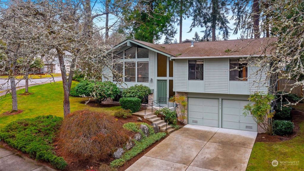 Photo of 10417 NE 123rd Street, Kirkland, WA 98034 (MLS # 2038917)