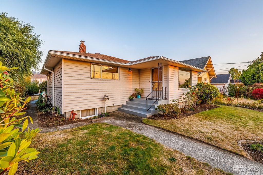 Photo of 6624 Fauntleroy Way SW, Seattle, WA 98136 (MLS # 2003698)