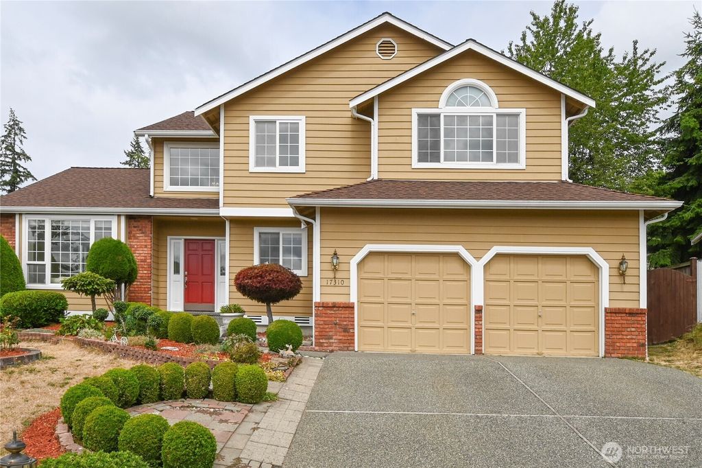 Photo of 17310 37th Avenue W, Lynnwood, WA 98037 (MLS # 2436147)