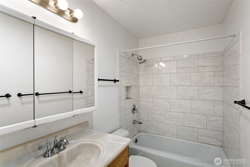 5620 200th Street SW A102