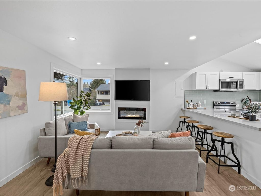 Photo of 5977 18th Avenue SW, Seattle, WA 98106 (MLS # 2198180)