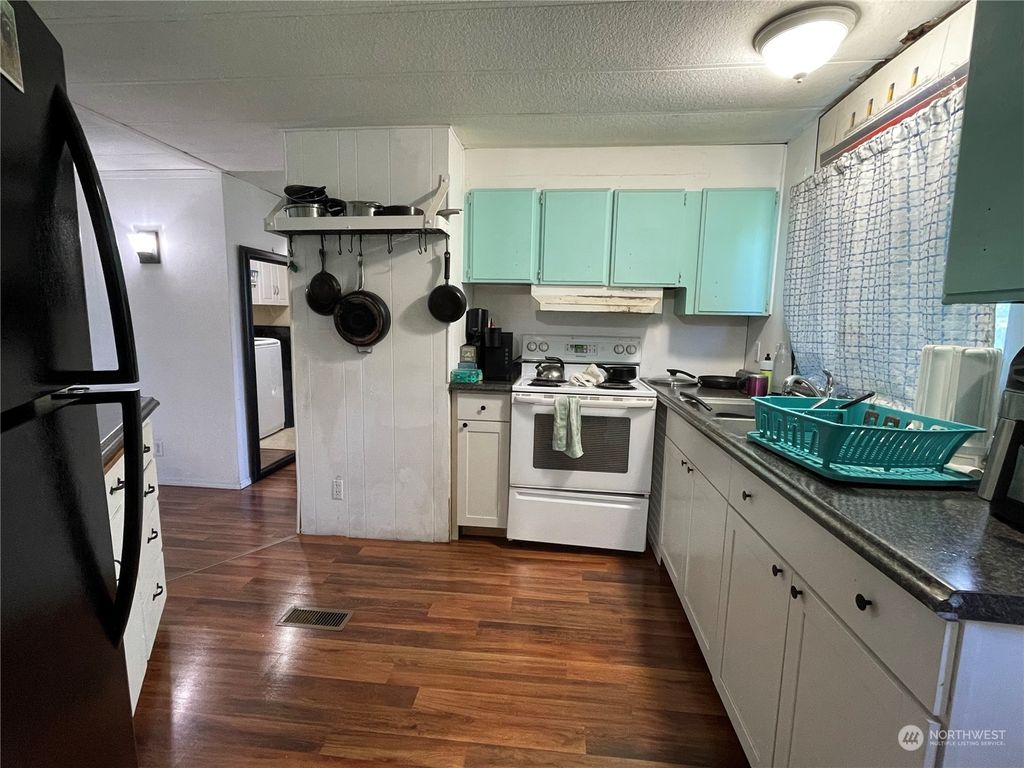 Photo of 44 11th Avenue N, Algona, WA 98001 (MLS # 2163449)