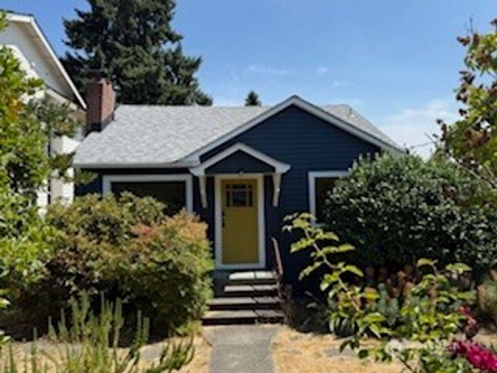 Photo of 6838 36th Avenue NE, Seattle, WA 98115 (MLS # 2416657)