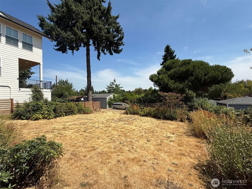 Photo of 6838 36th Avenue NE, Seattle, WA 98115 (MLS # 2416657)