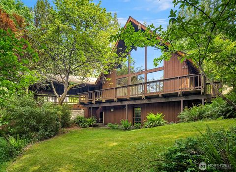 Photo of 5709 80th Avenue SE, Mercer Island, WA 98040 (MLS # 2523138)